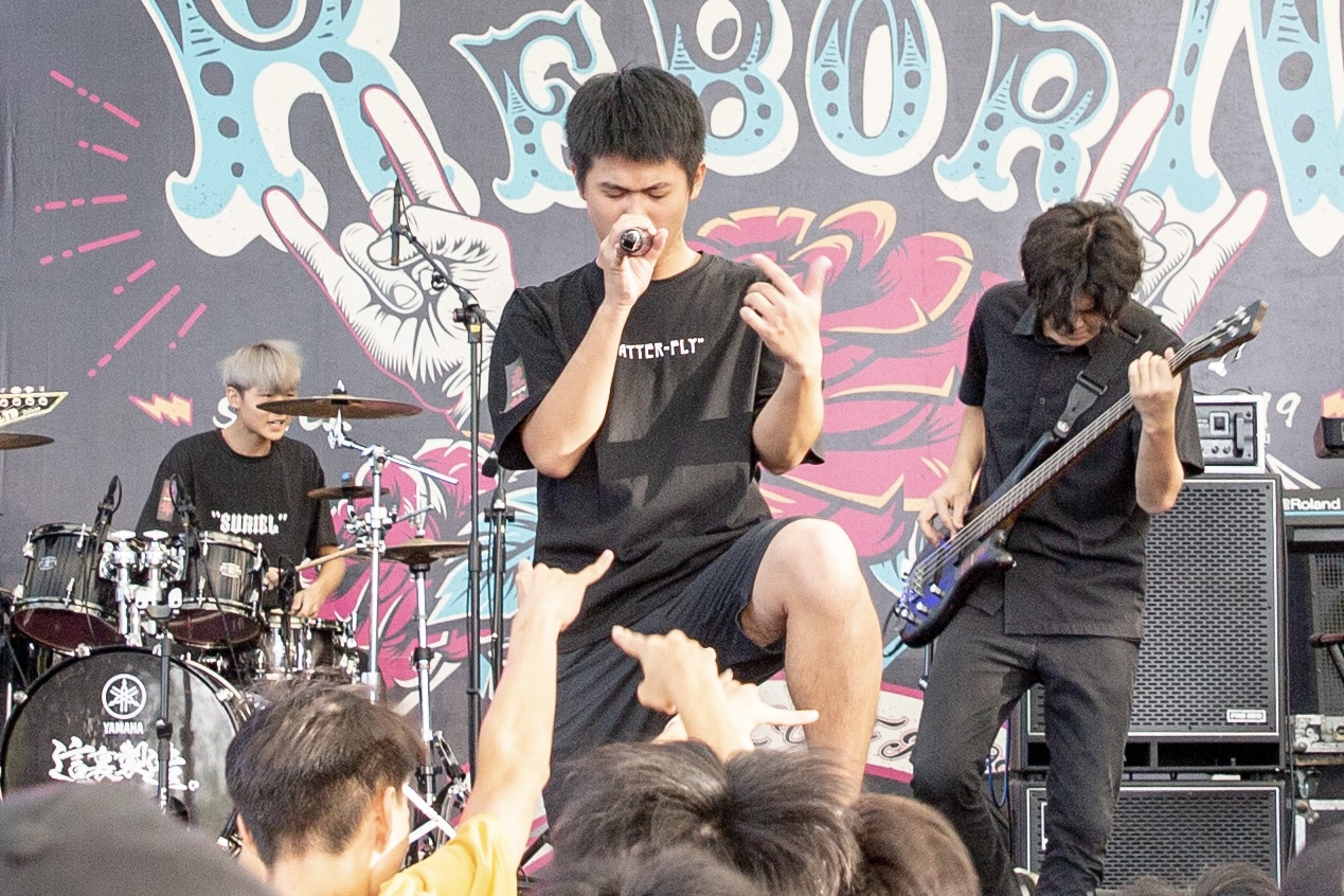 奕仁